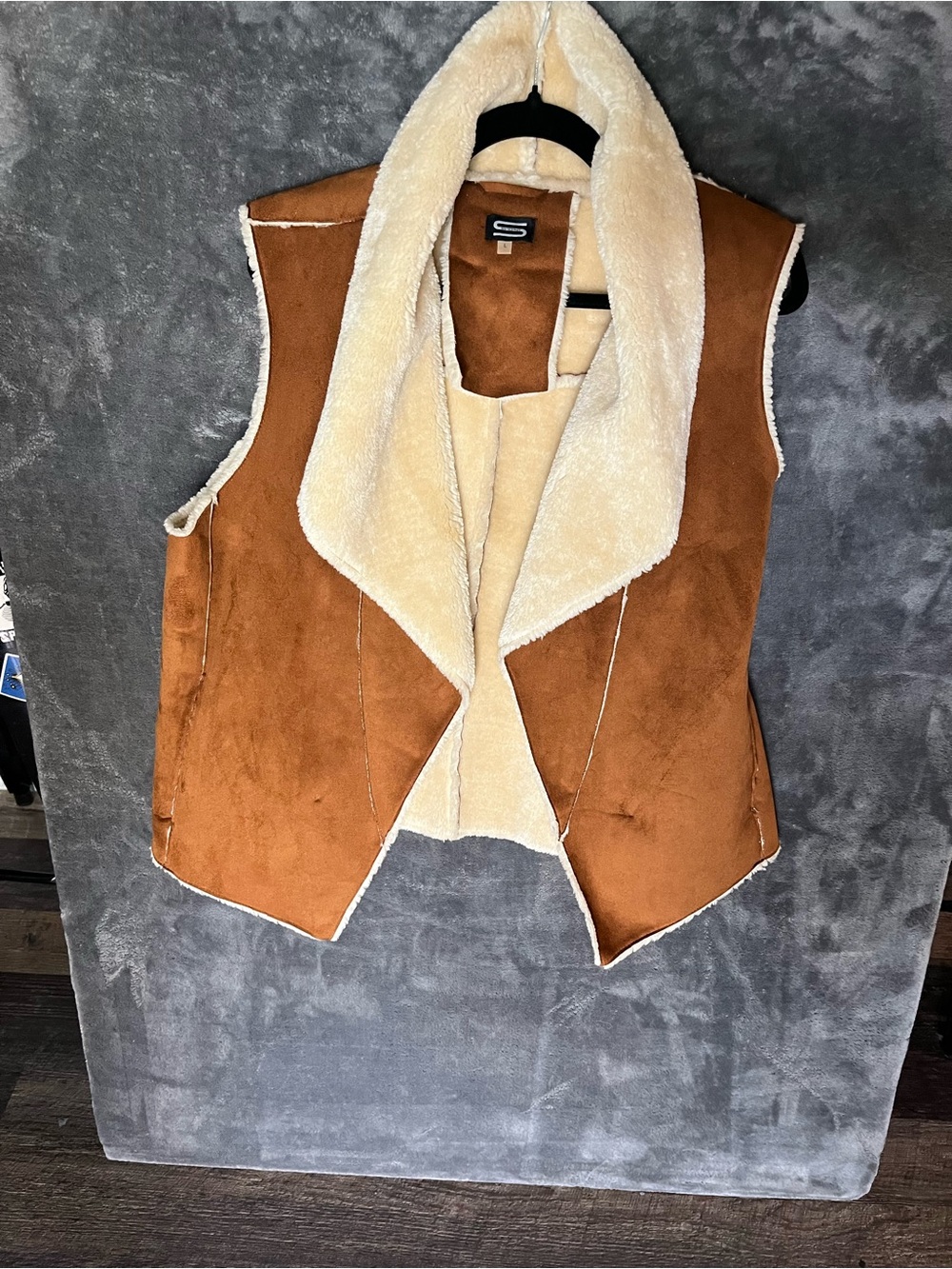 Sioni Suede-Look Faux hearling Vest - Chestnut Brown